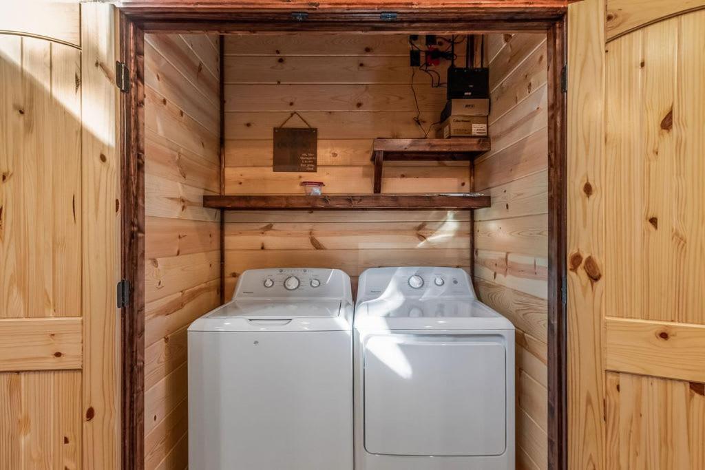 Large Luxury 2Br Cabin W Hot Tub Double Trouble Was Designed For Fun Comfort And Memories Minutes From Buzzling Hochatown And Beautiful Beaver Bend State Park Broken Bow Extérieur photo