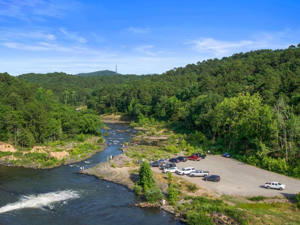Large Luxury 2Br Cabin W Hot Tub Double Trouble Was Designed For Fun Comfort And Memories Minutes From Buzzling Hochatown And Beautiful Beaver Bend State Park Broken Bow Extérieur photo