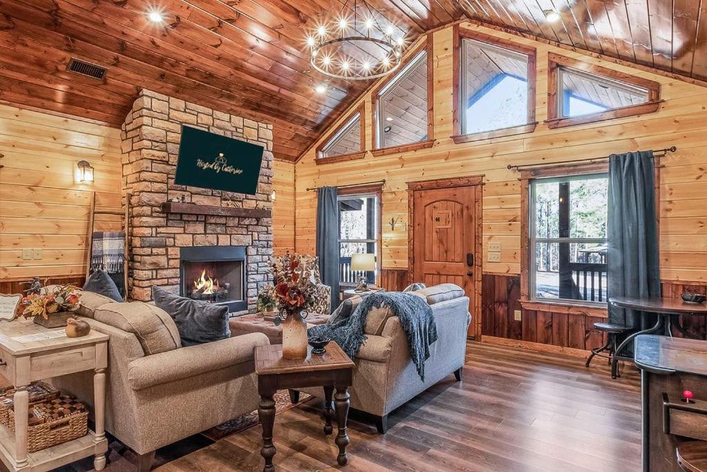 Large Luxury 2Br Cabin W Hot Tub Double Trouble Was Designed For Fun Comfort And Memories Minutes From Buzzling Hochatown And Beautiful Beaver Bend State Park Broken Bow Extérieur photo