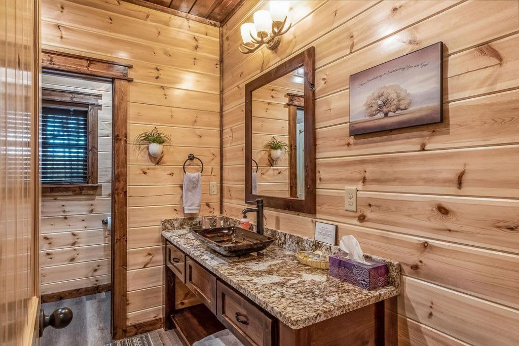 Large Luxury 2Br Cabin W Hot Tub Double Trouble Was Designed For Fun Comfort And Memories Minutes From Buzzling Hochatown And Beautiful Beaver Bend State Park Broken Bow Extérieur photo