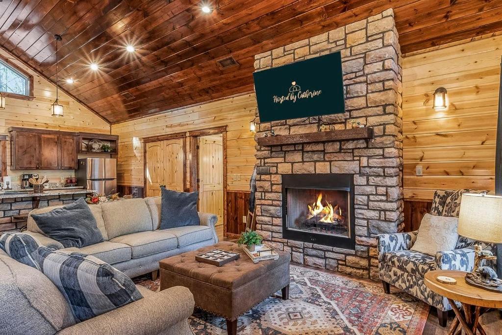 Large Luxury 2Br Cabin W Hot Tub Double Trouble Was Designed For Fun Comfort And Memories Minutes From Buzzling Hochatown And Beautiful Beaver Bend State Park Broken Bow Extérieur photo